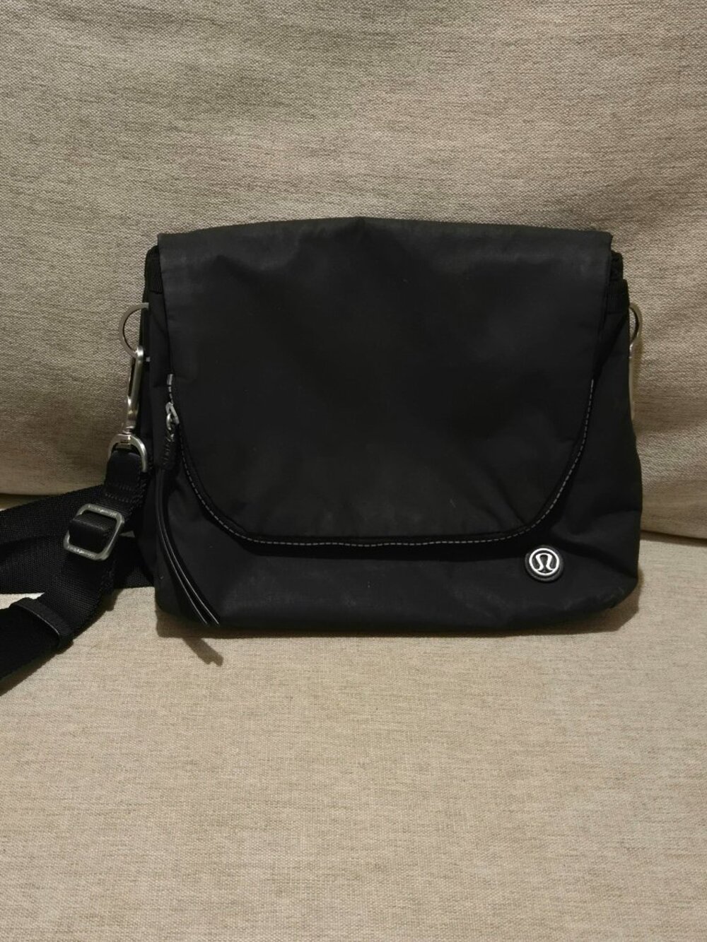 Lululemon Party Om "Go Your Om Way" Crossbody Black Nylon Messenger Bag Purse